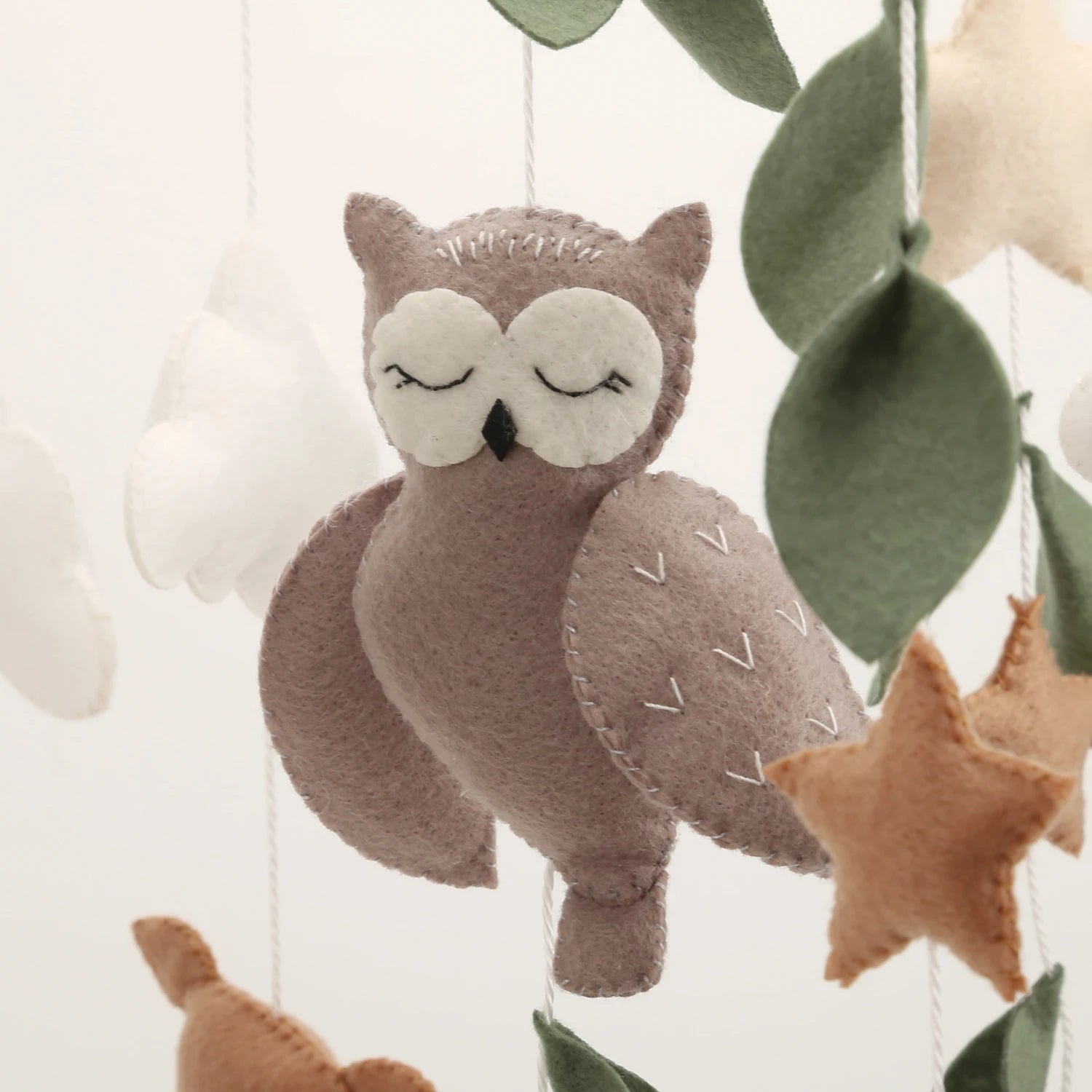 - 🌲 Woodland Baby Mobile – Forest Animal Crib Mobile for Neutral Nursery Baby Stork Baby Mobile