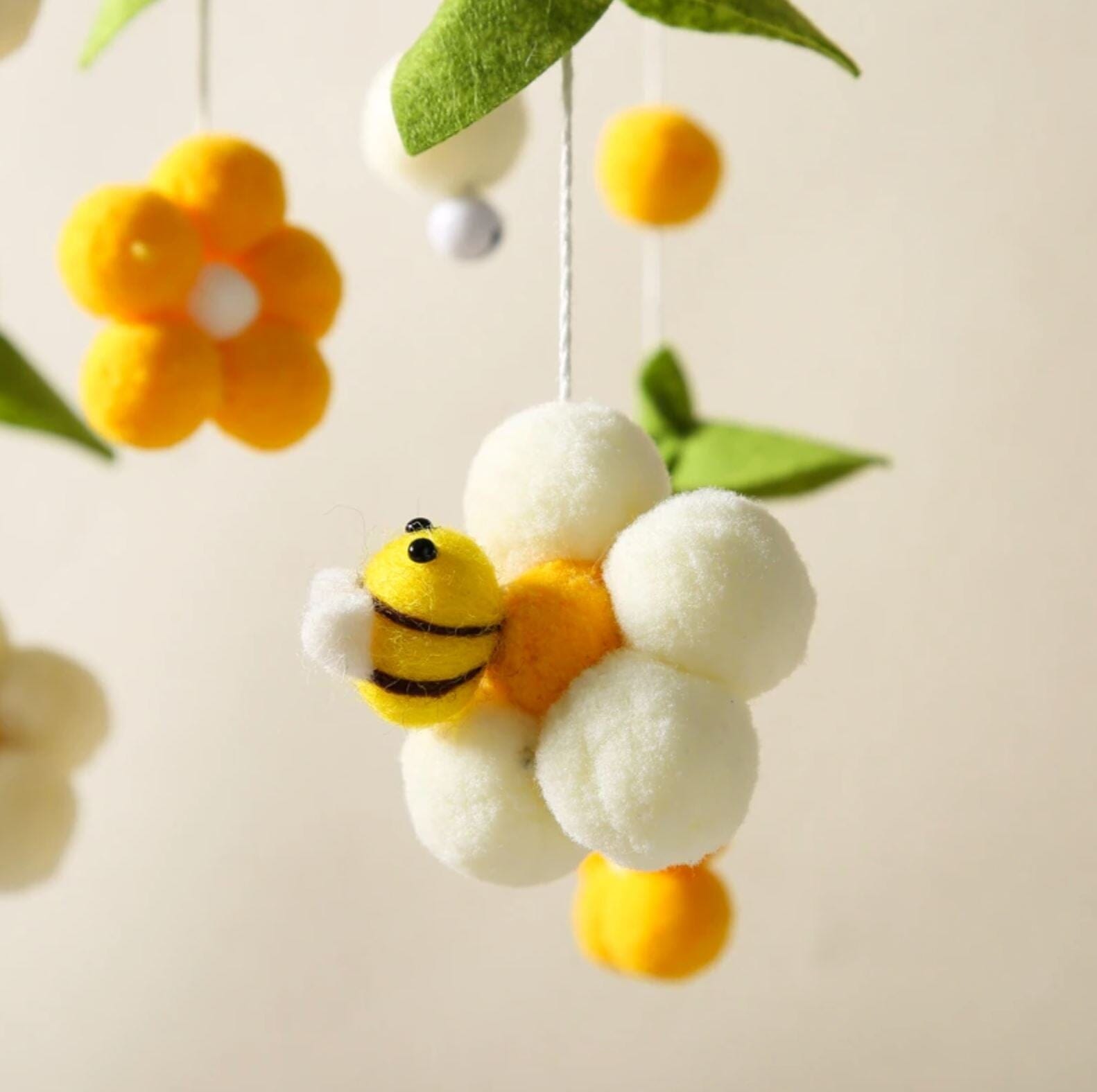 - Baby Bee Nursery Mobile with Plush Bees and Flowers Storkke