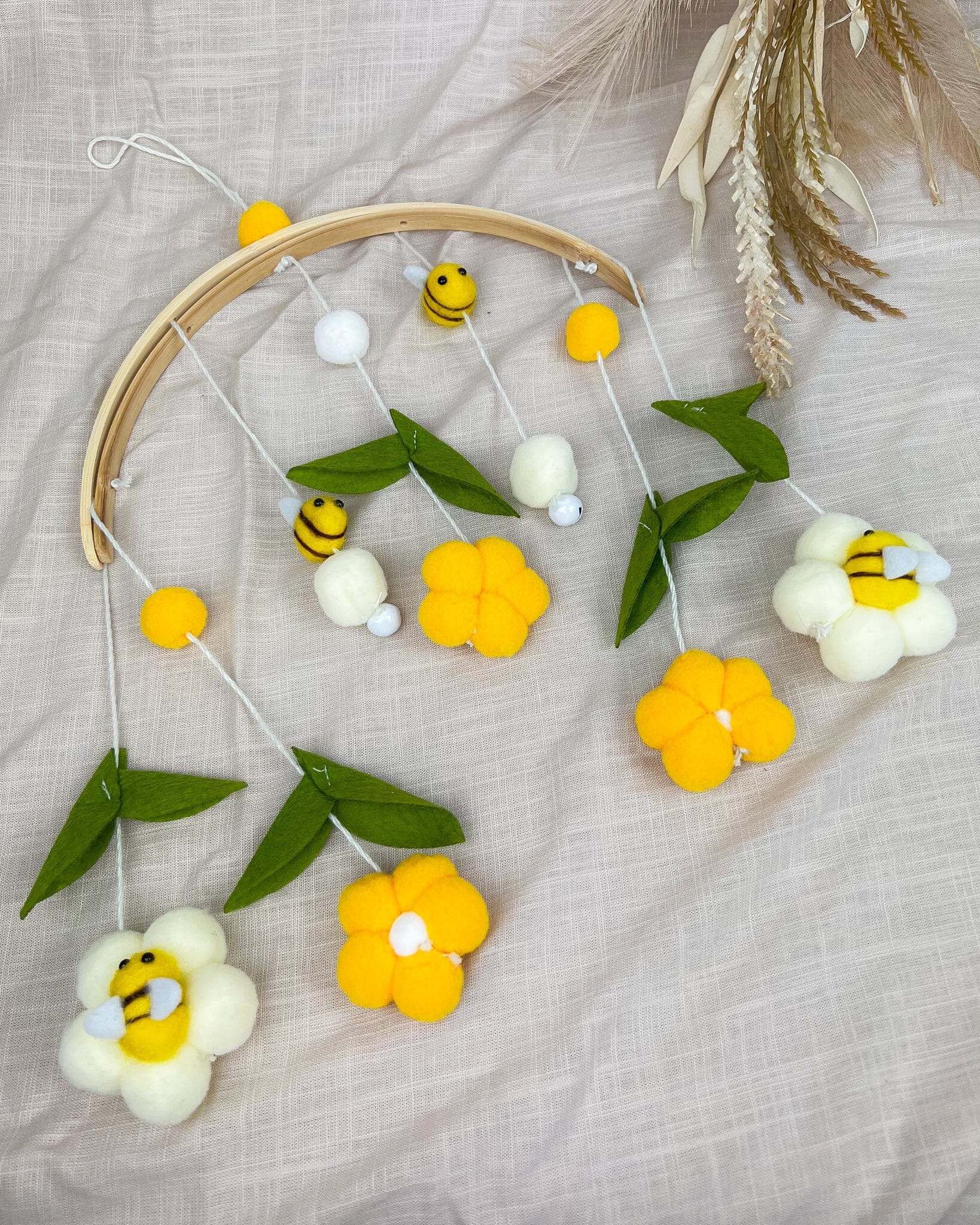 - Baby Bee Nursery Mobile with Plush Bees and Flowers Storkke