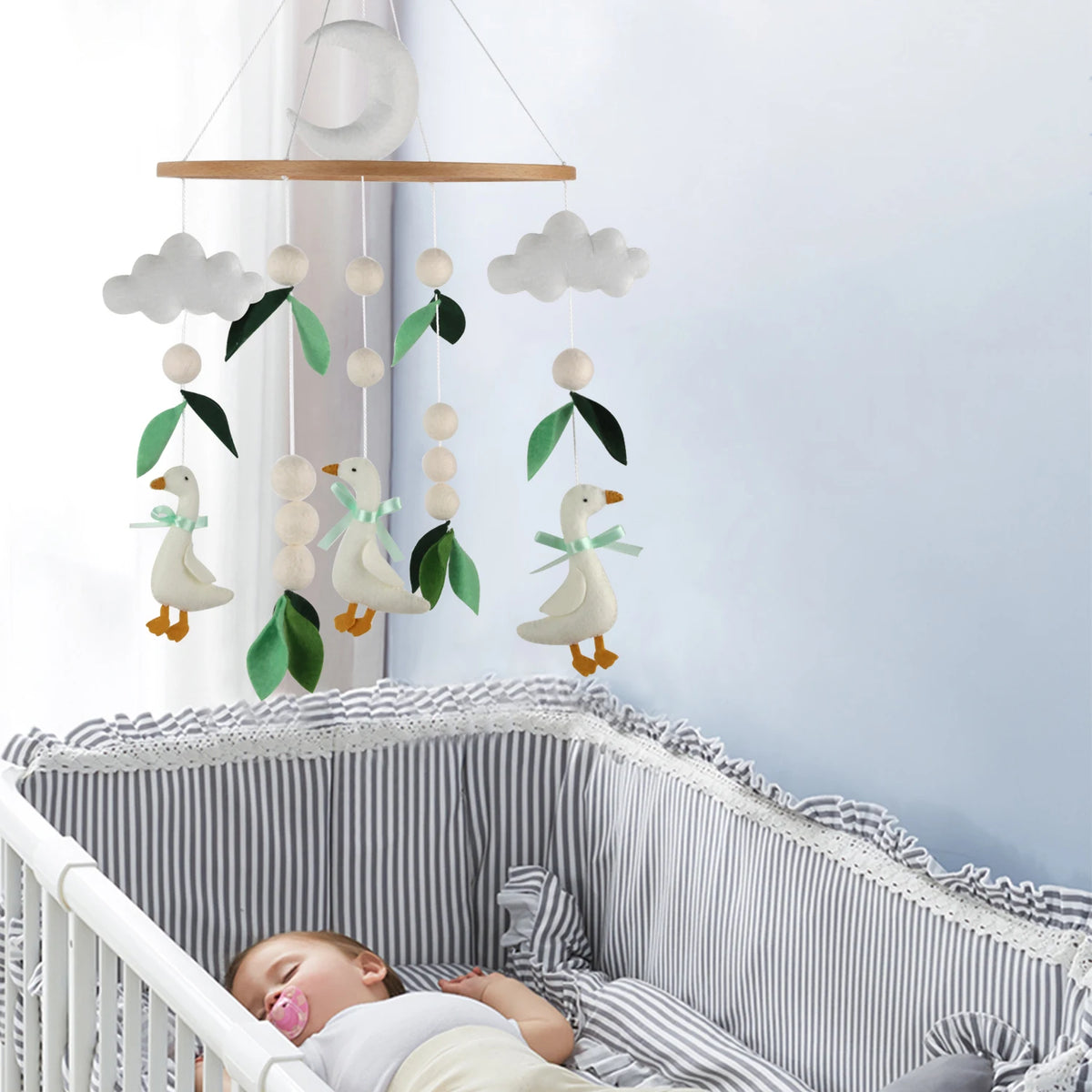 - Goose & Leaves Felt Cot Mobile - Green & Cream AE