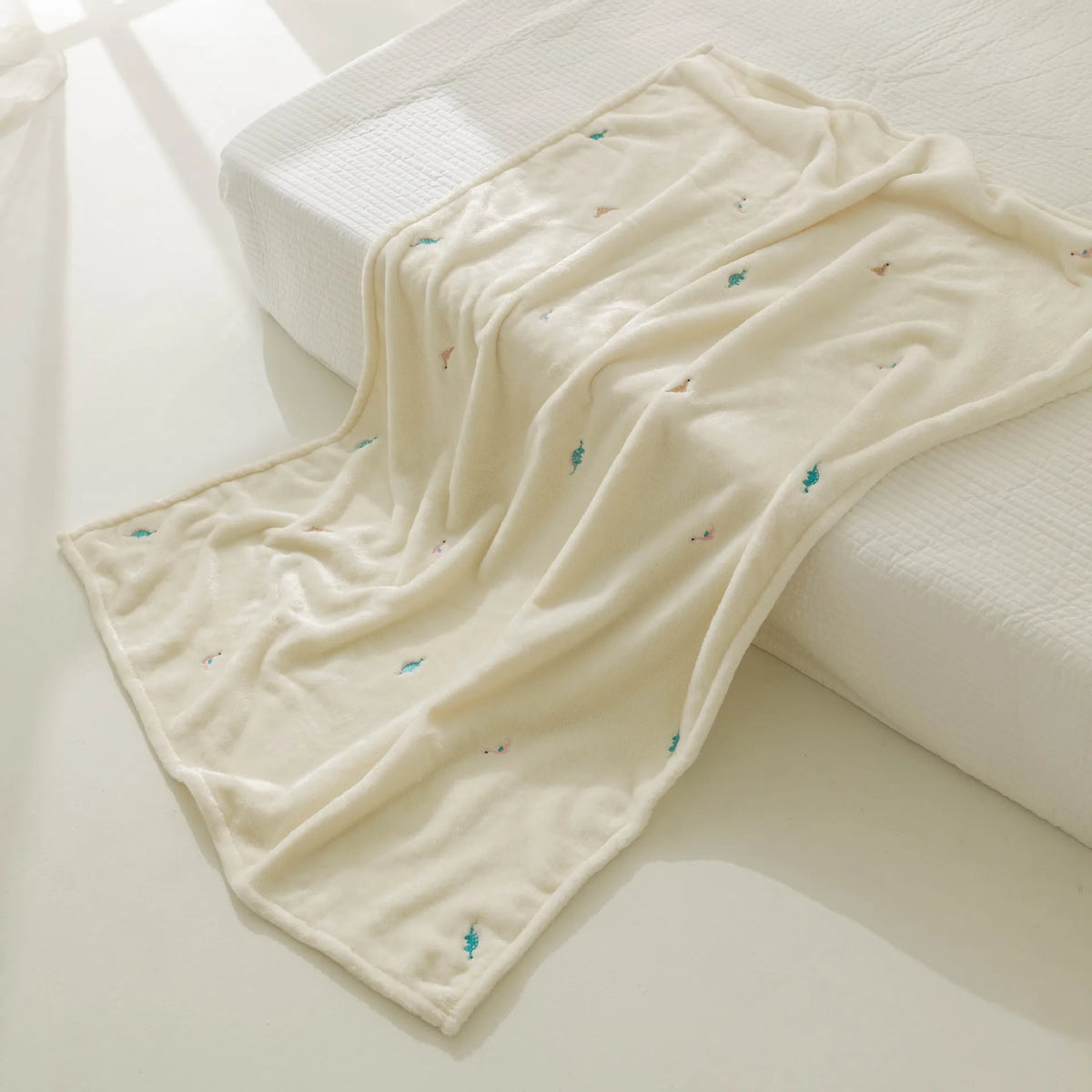 Polar Fleece Blanket with Embroidered Motifs | 125 × 90cm