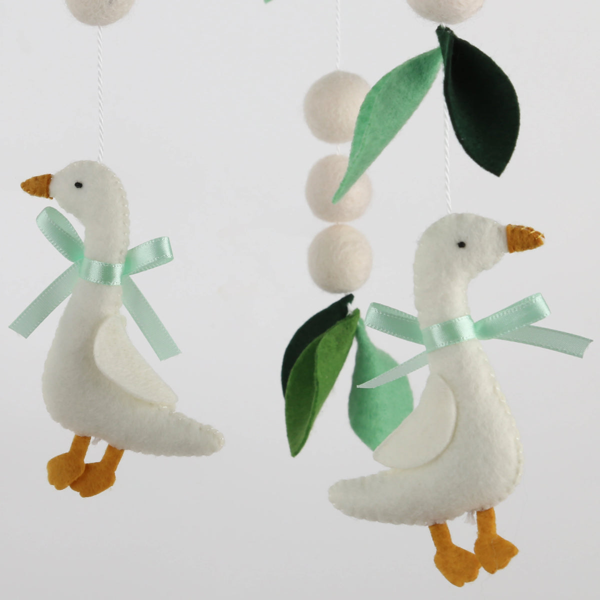 - Goose & Leaves Felt Cot Mobile - Green & Cream AE