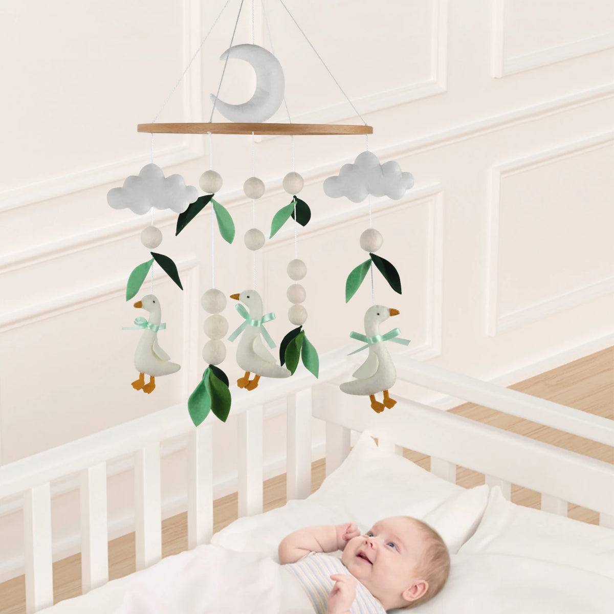 - Goose &amp; Leaves Felt Cot Mobile - Green &amp; Cream AE