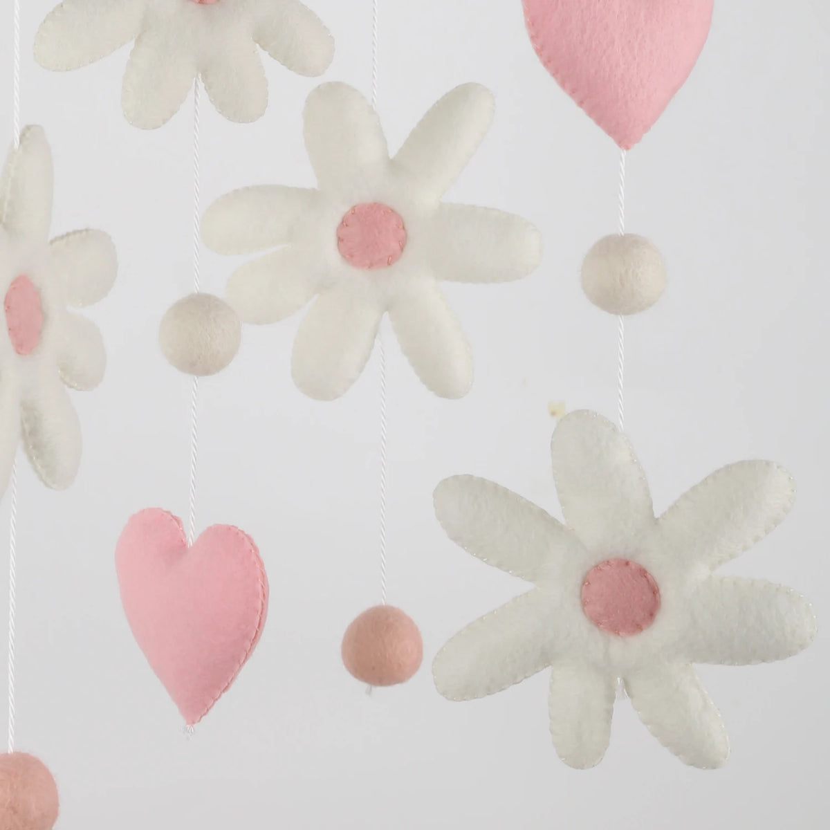 - Daisy & Hearts Felt Cot Mobile - Pink & Cream AE