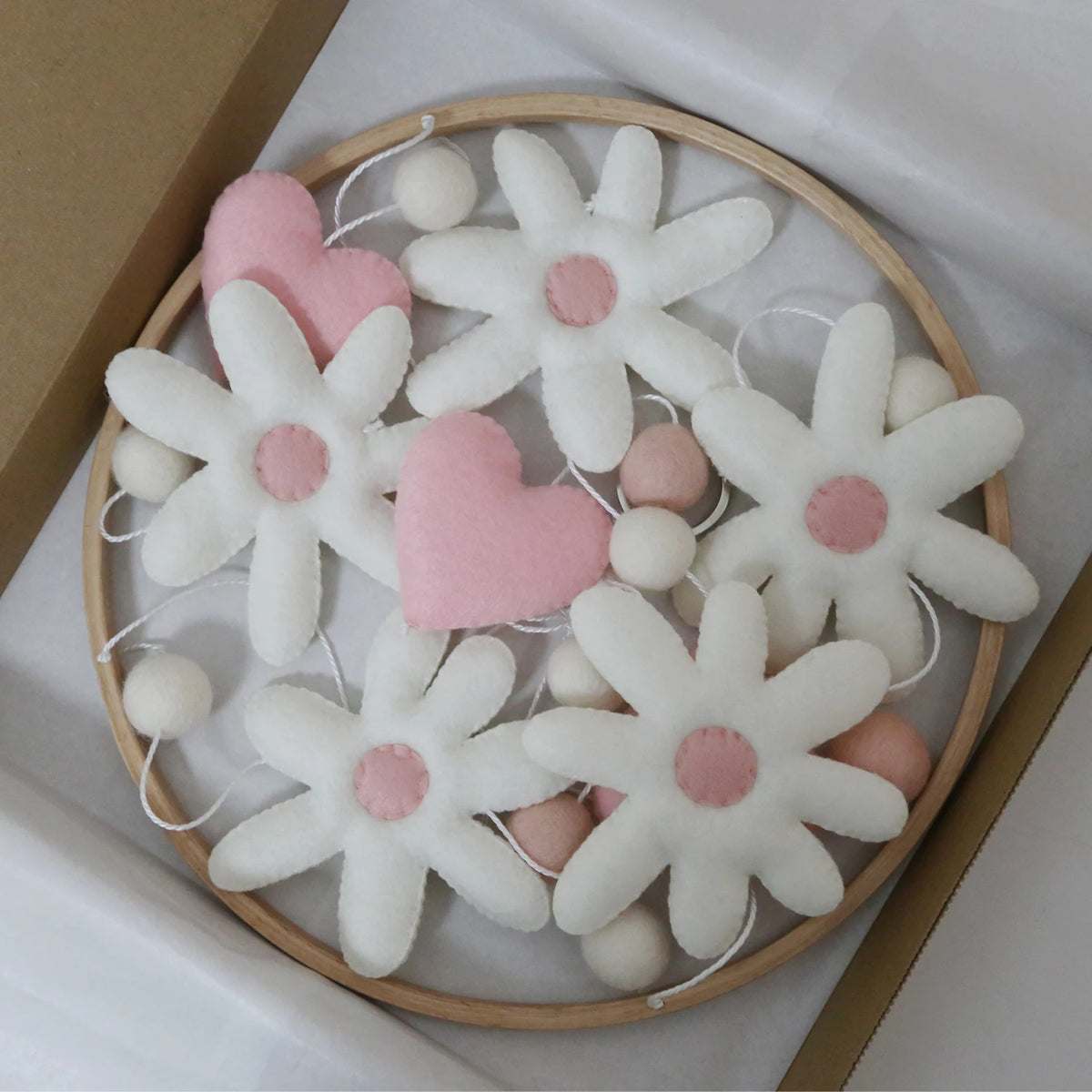 - Daisy & Hearts Felt Cot Mobile - Pink & Cream AE
